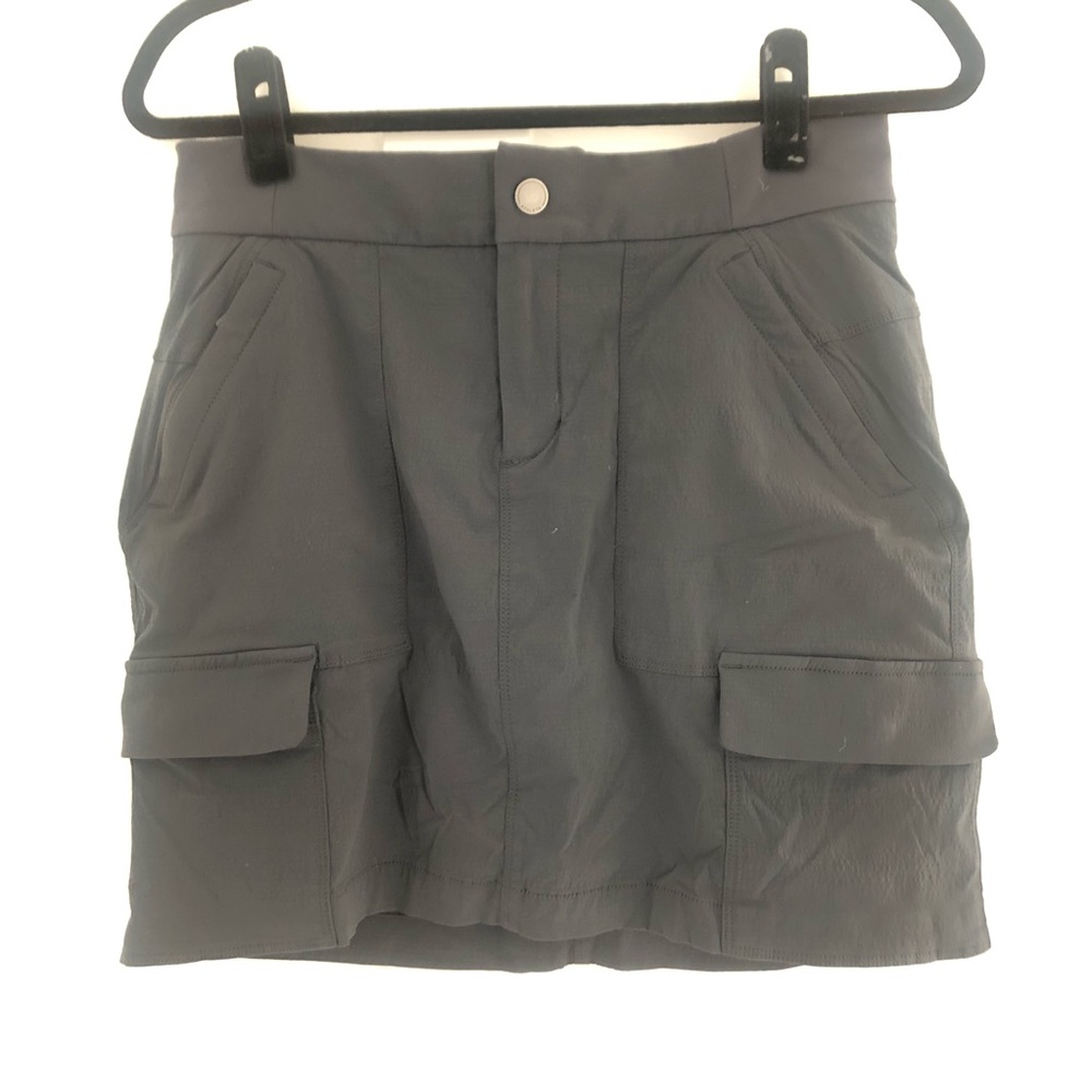 Athleta gray Trekkie Skort